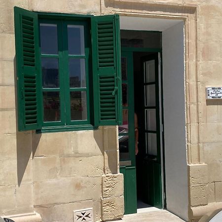Stylish Typical Maltese Getaway Close To The Sea สลีมา ภายนอก รูปภาพ