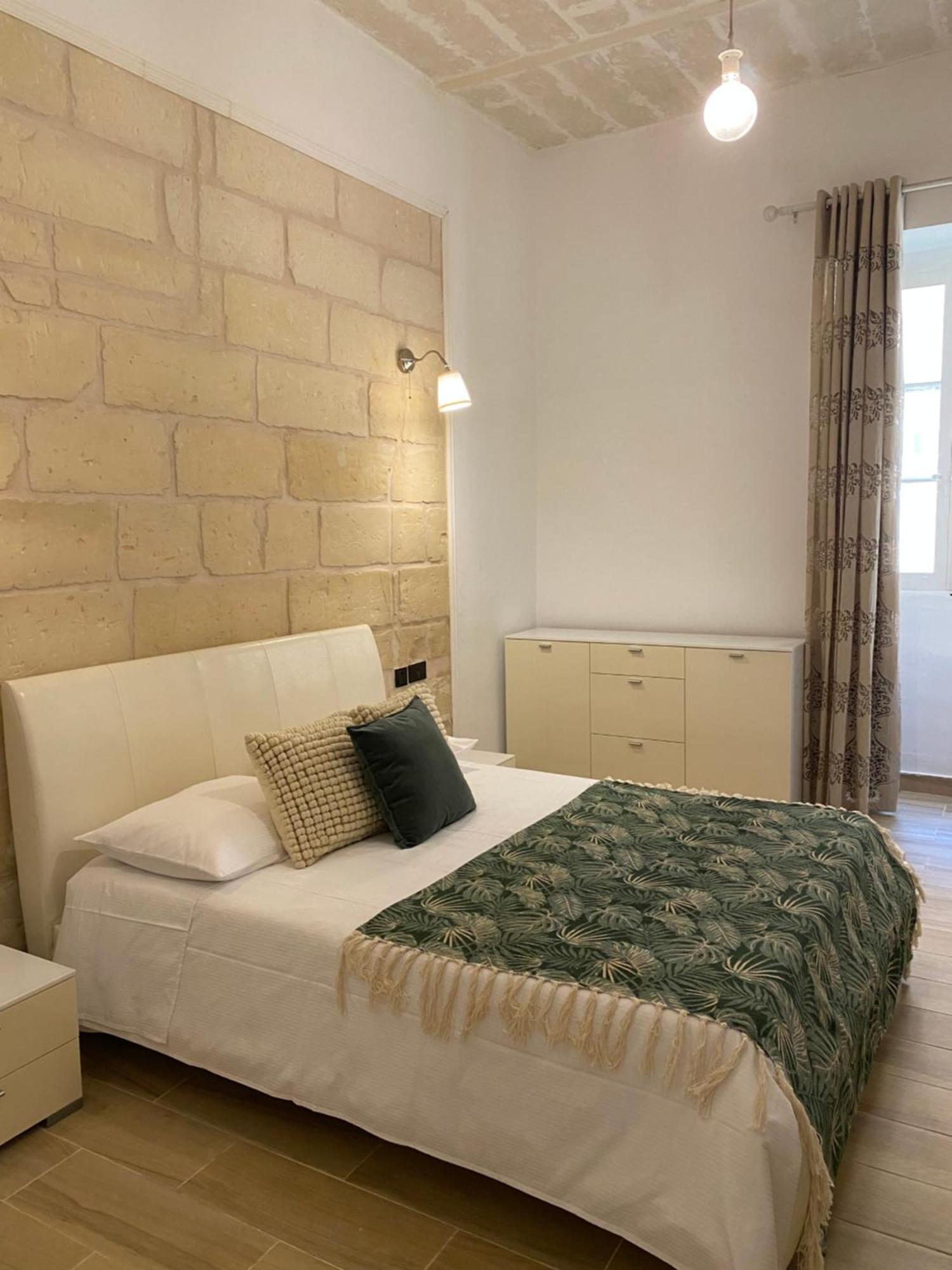 Stylish Typical Maltese Getaway Close To The Sea สลีมา ภายนอก รูปภาพ